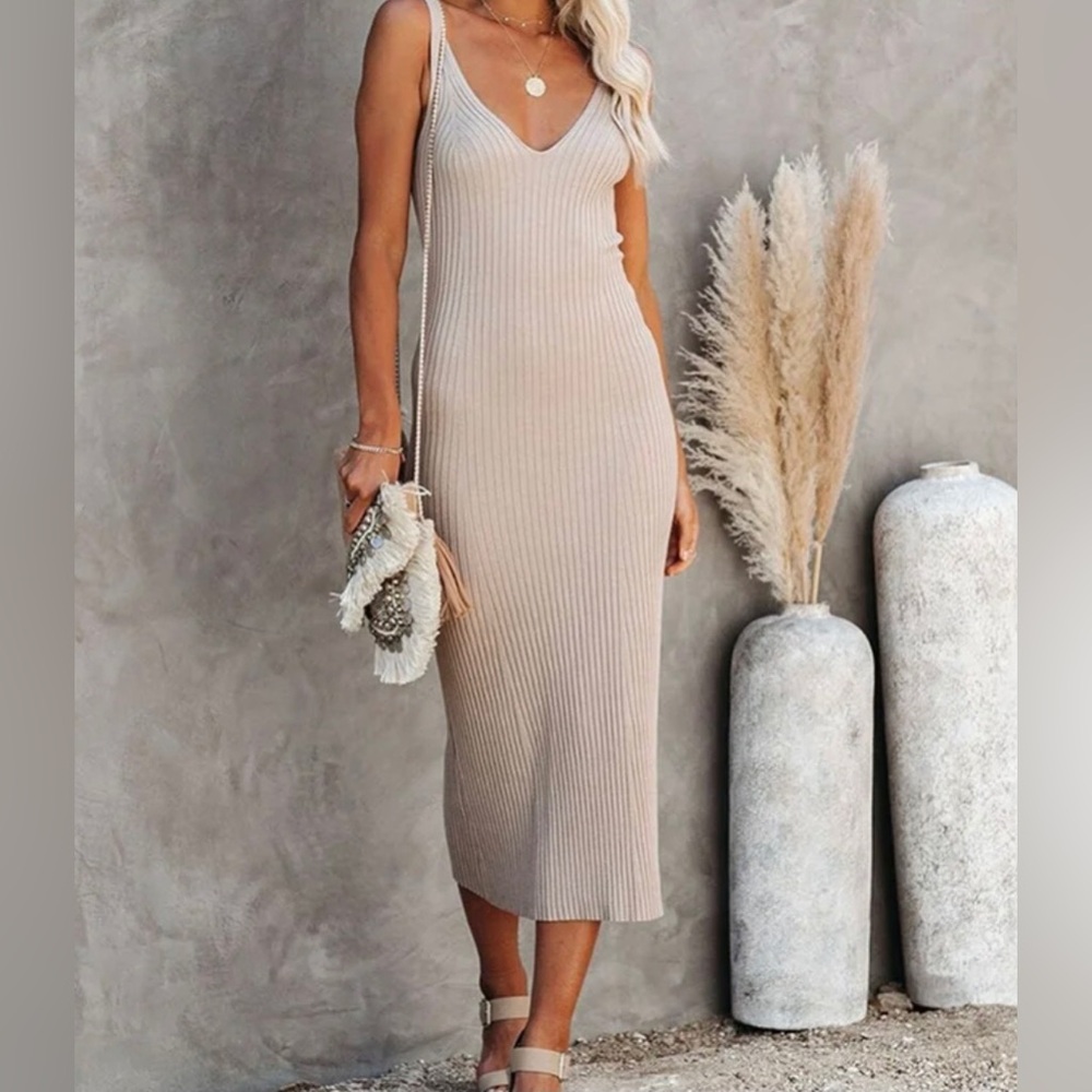 Merokeety|Tan Neutral ribbed knit maxi dress in sleeveless,v-neck•••Size large